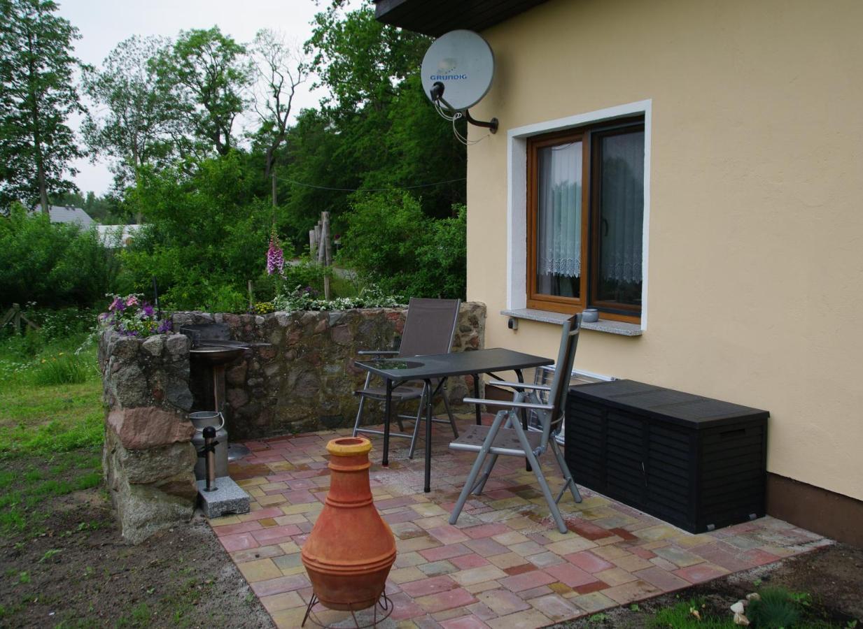 Bungalow Am Forsthaus Stagniess Юкериц Екстериор снимка